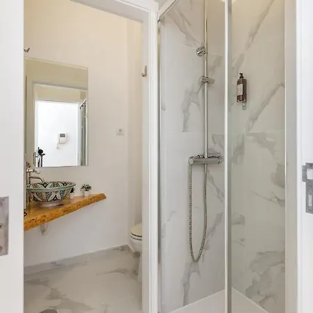 בית הארחה Bonjardim 3*