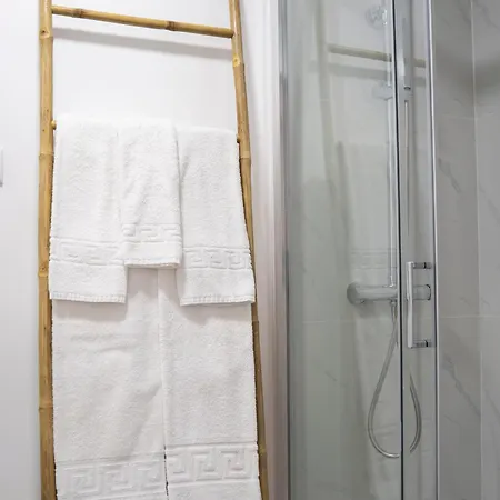 בית הארחה Bonjardim 3*